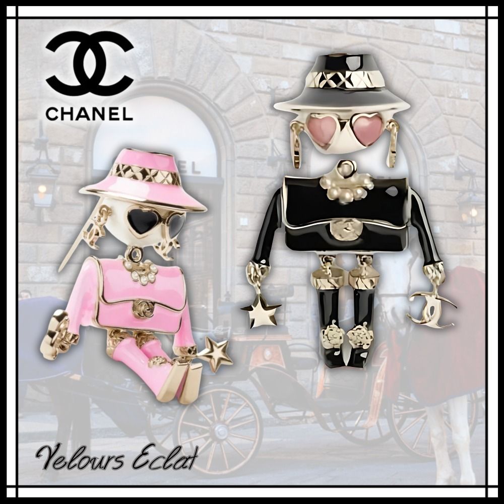 遊び心満載！キュートなお人形デザイン♪【CHANEL】ブローチ (CHANEL