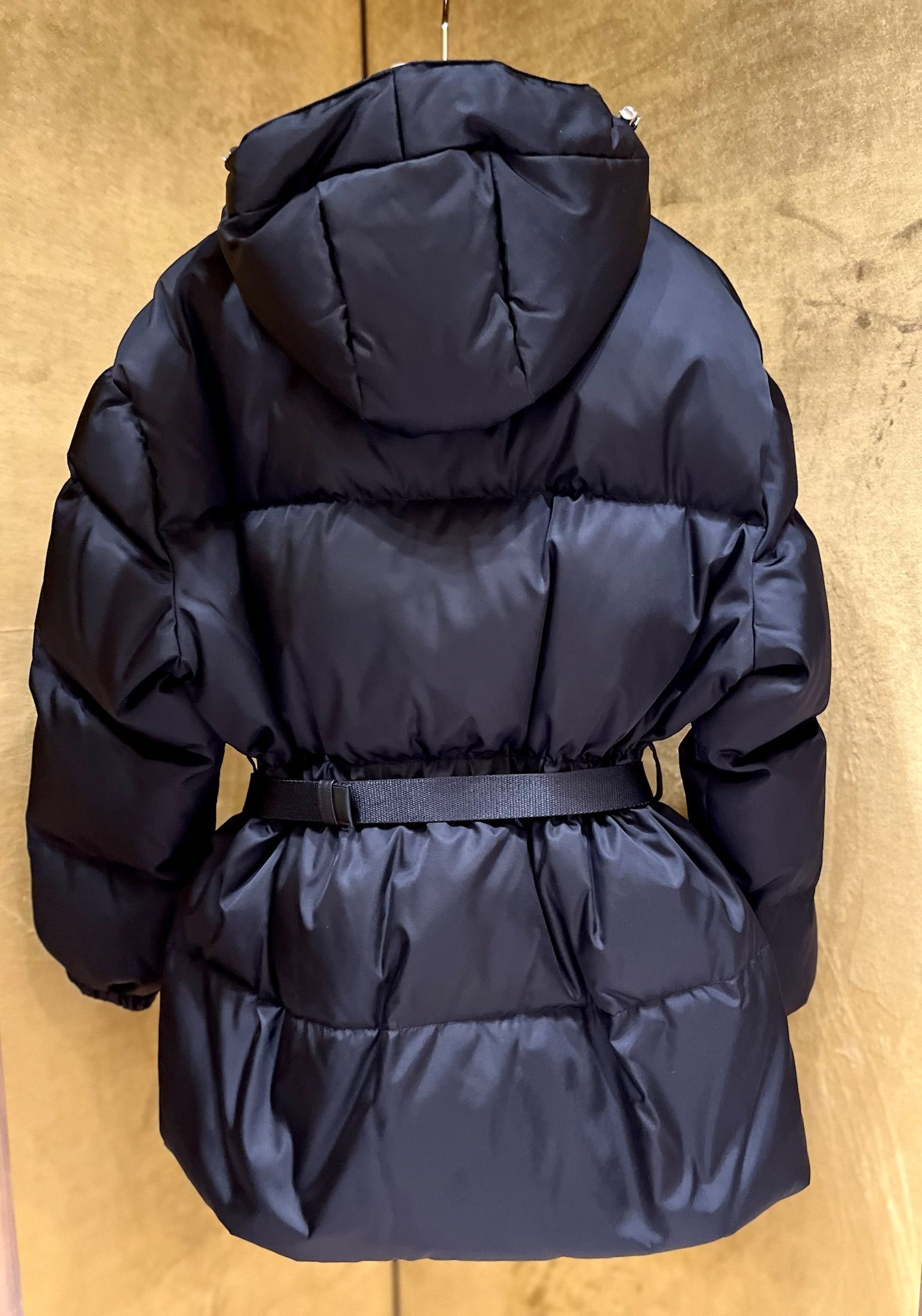 PRADA【入手困難】☆Re-Nylonとレザーのダウンジャケット☆ (PRADA