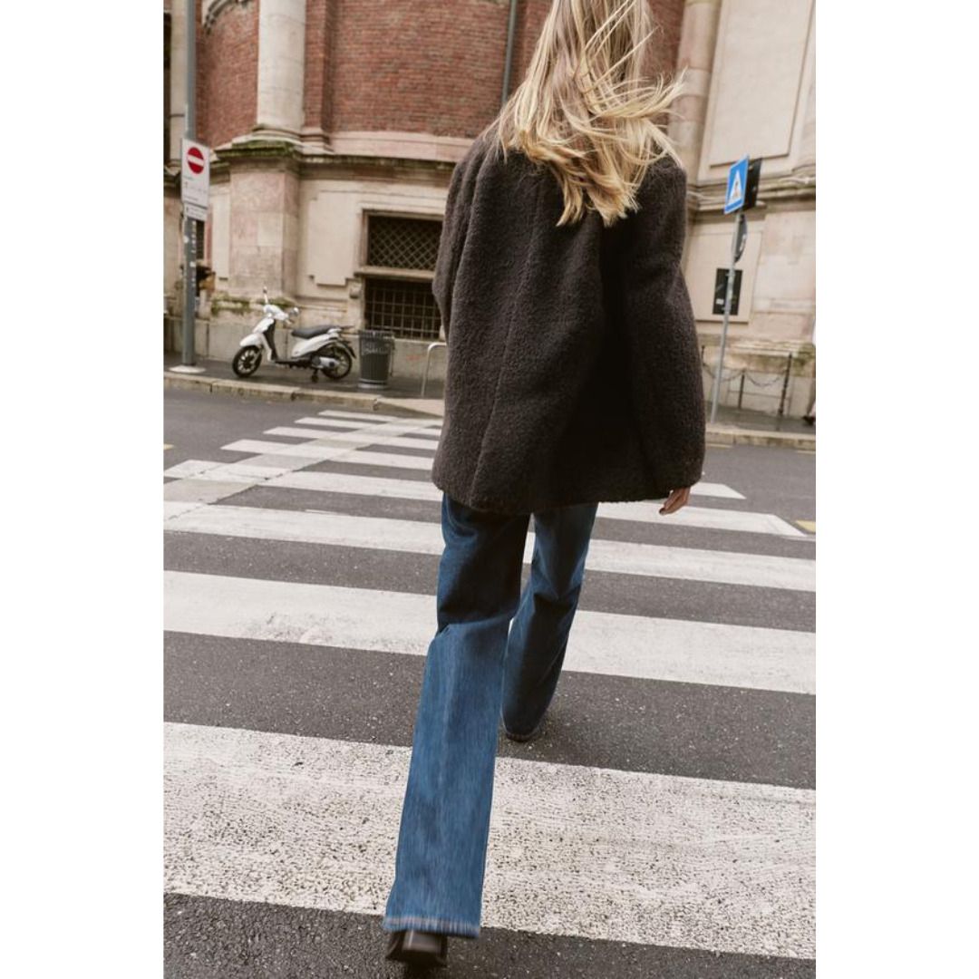 タグ付き新品☆ZARAのブークレダブルブレストミディ丈コート☆Mサイズ