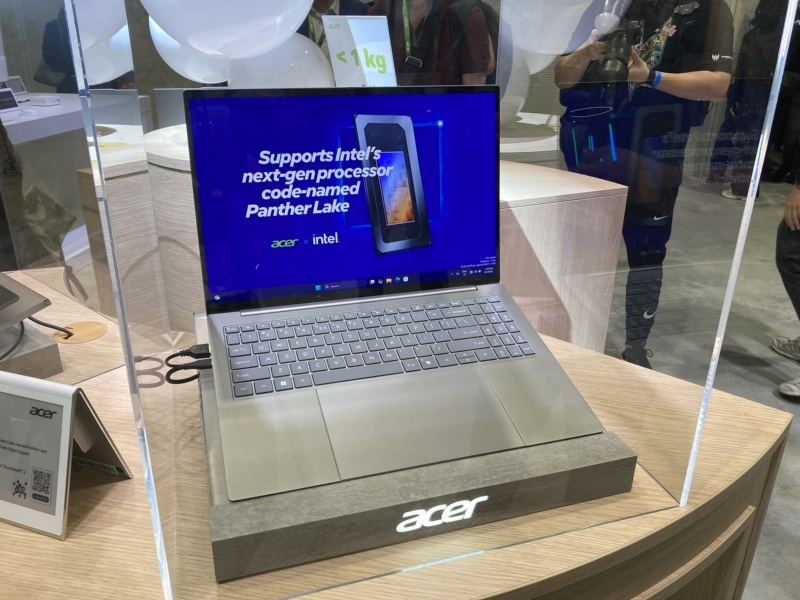 Intel 18A搭載製品ついに、エイサーが16インチOLED搭載の軽量ノートPC