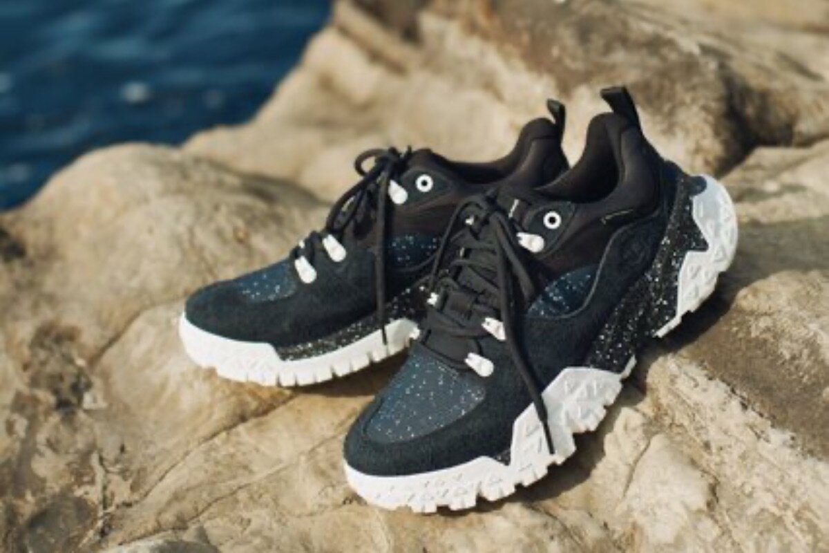 ティンバーランド×ホワイトマウンテニアリング】全天候型スニーカーや