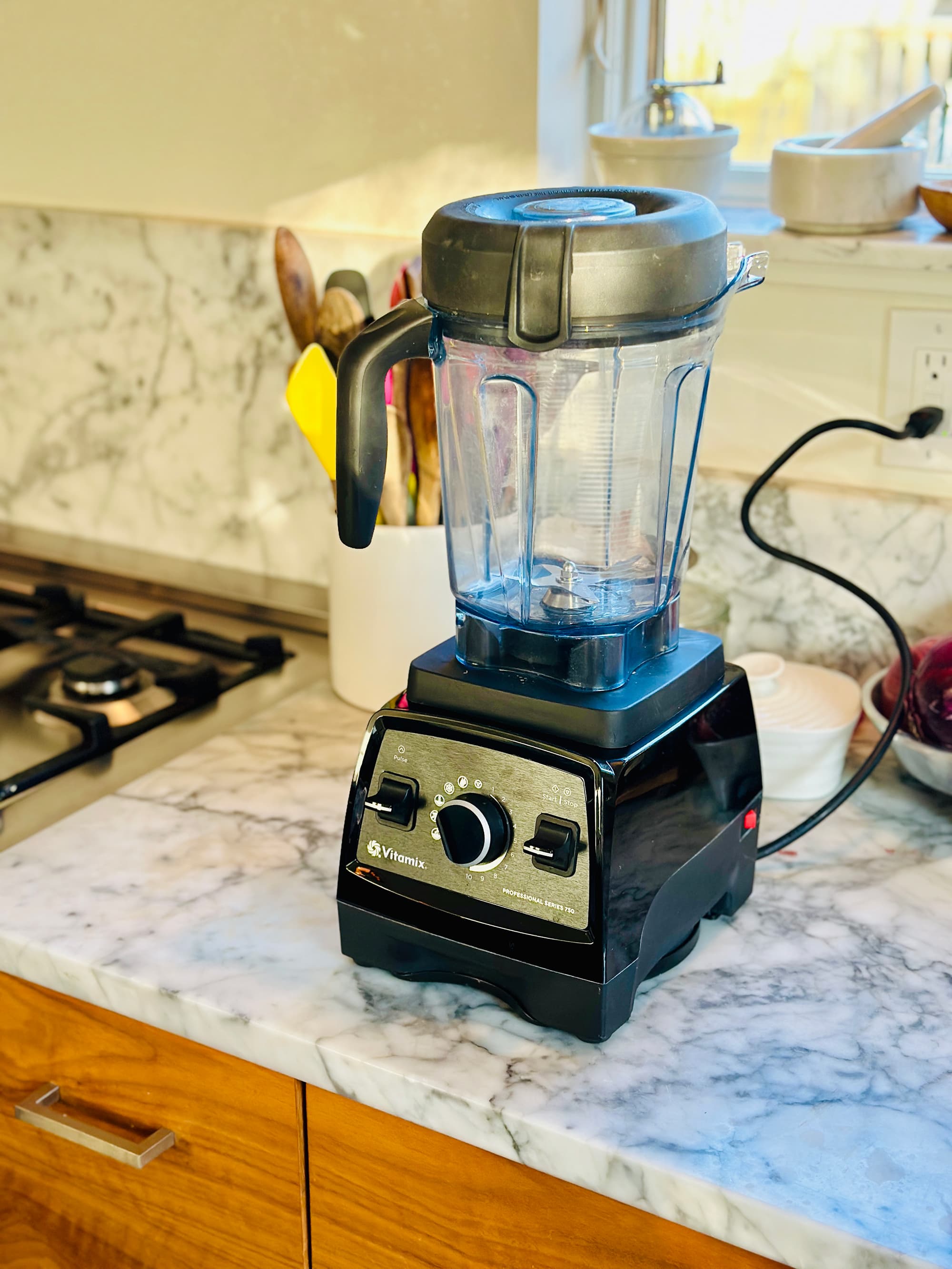 Hands-On Review of Vitamix Professional Series 750 Blender | The