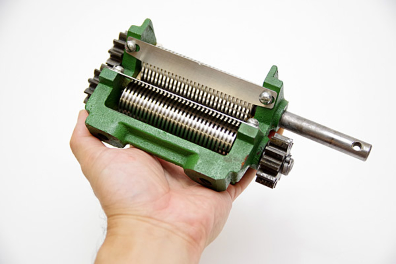 トーカイ麺機謹製 小野式製麺機用ステンレス製1.5mm切刃 - 趣味の製麺