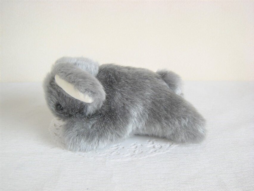 可愛いたれ耳うさぎのぬいぐるみ（グレーフェイクファー） | iichi
