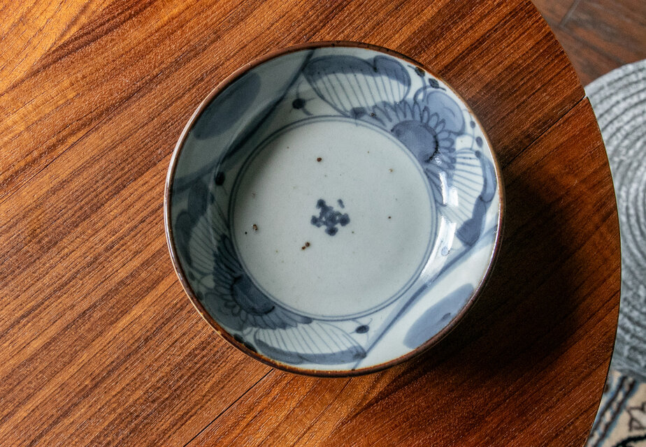 古伊万里 染付 草花文 くらわんか皿 江戸後期 D765 | iichi 日々の