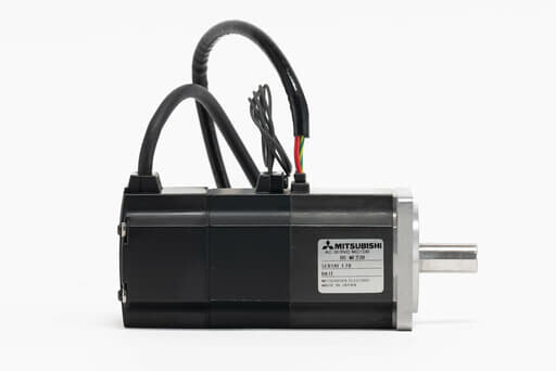 三菱 サーボモータ HC-MF23B (ケーブルが短い・シャフトに追加工、キズ