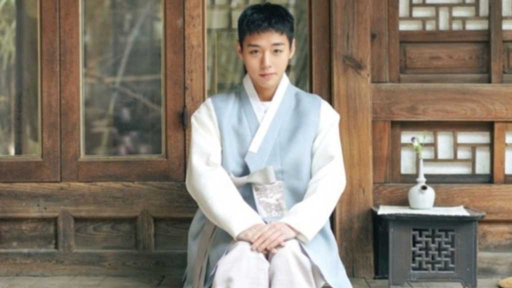 Wanna One出身パク・ジフン、ファンに旧正月の挨拶…爽やかな韓服姿の