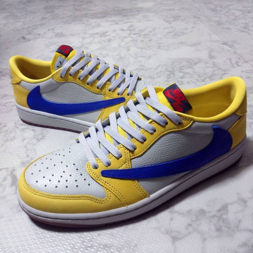 トラヴィススコット × ナイキ ウィメンズ エアジョーダン1 レトロ ロー