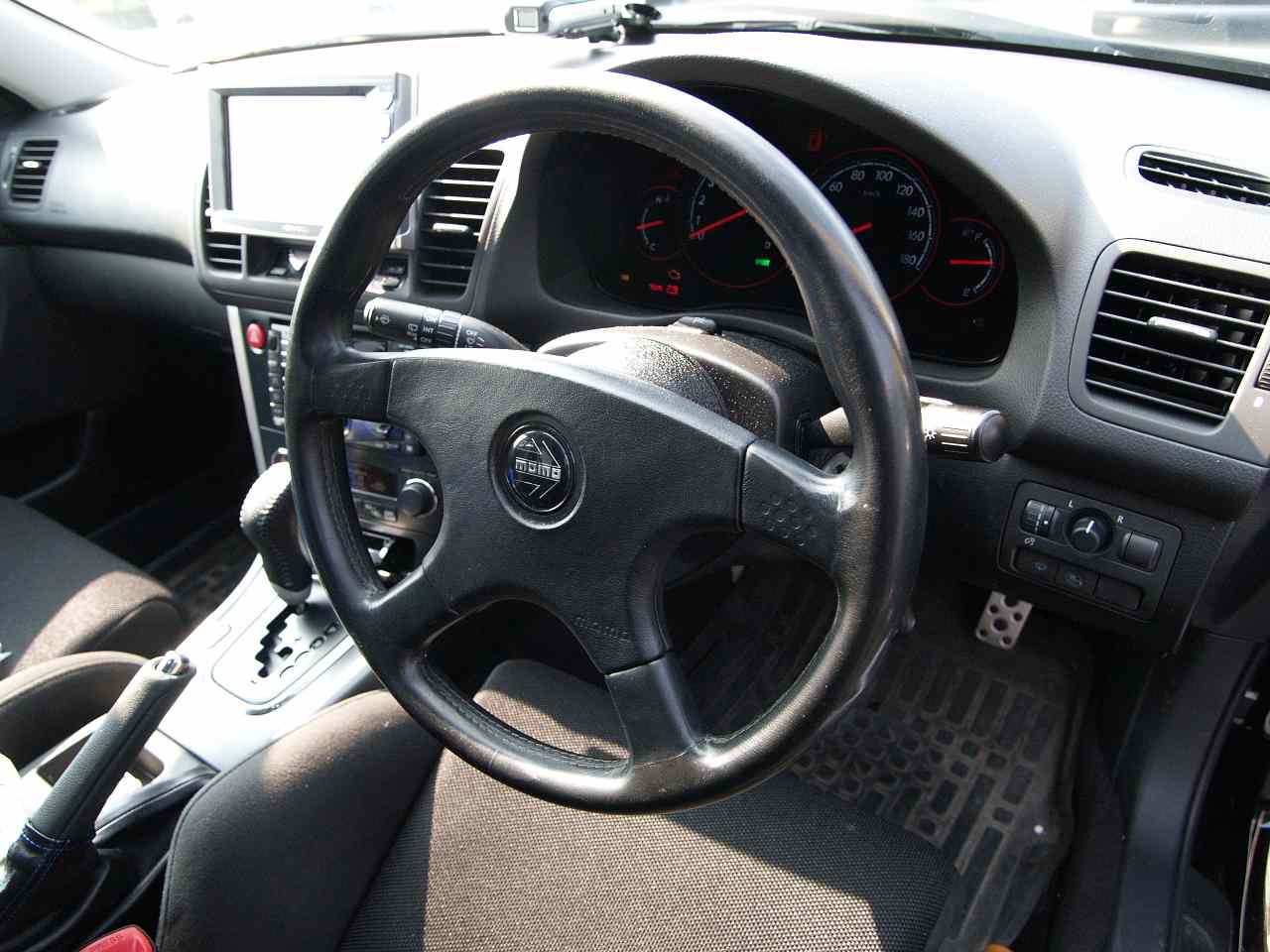 MOMO 4本スポーク ステアリング （年季入り） のパーツレビュー