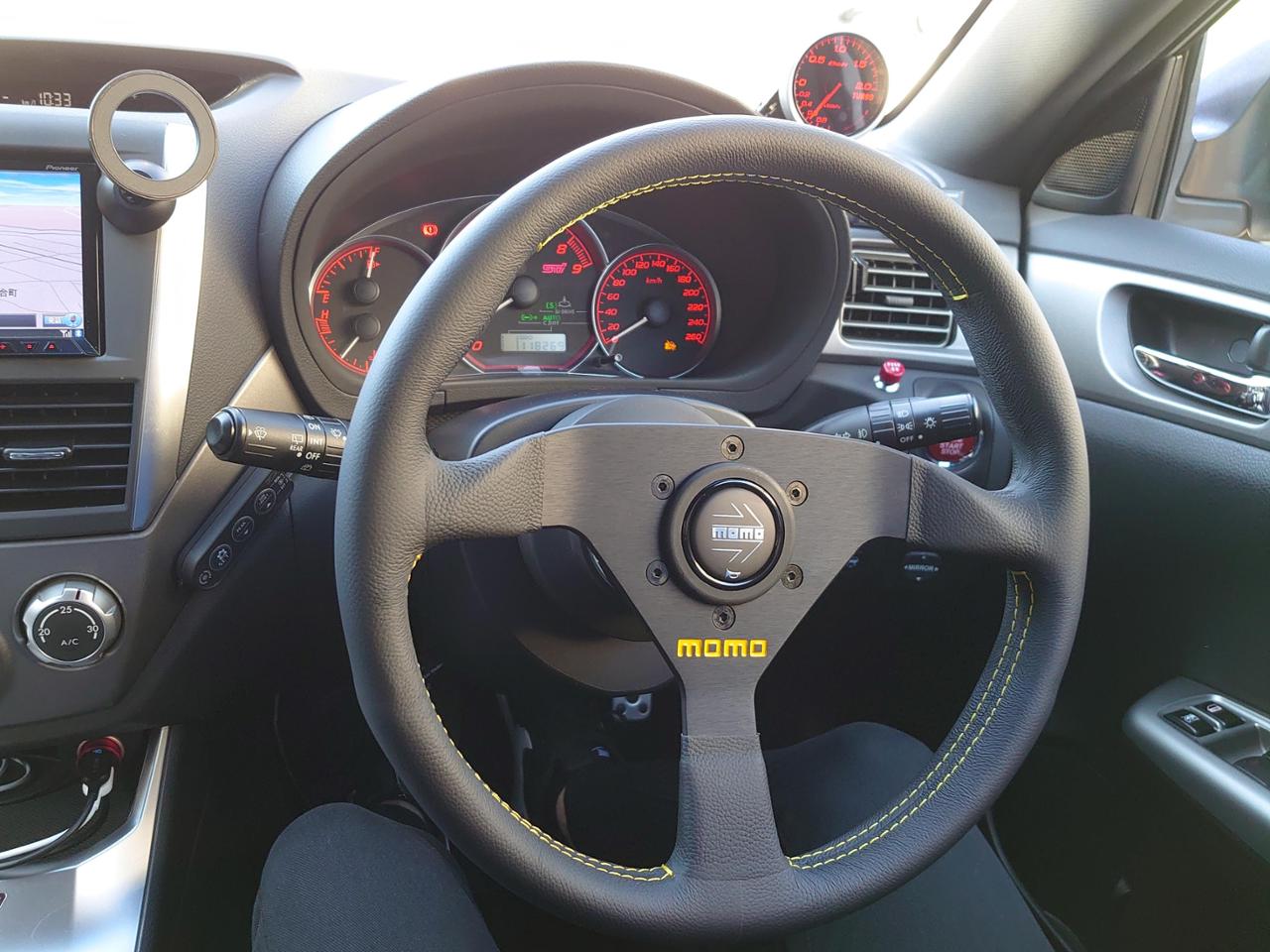 momo VELOCE RACING （320mm） のパーツレビュー | インプレッサ WRX