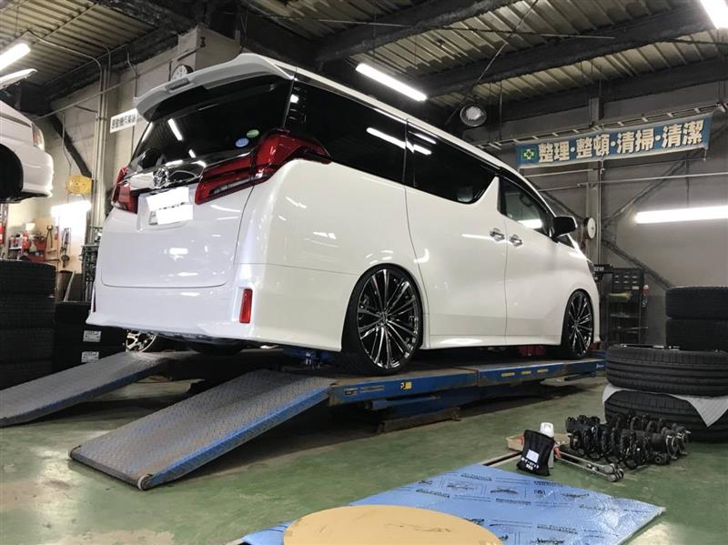 BLITZ ZZ-R BB 取り付け（トヨタ アルファード・30系）by ヴェルのすけ