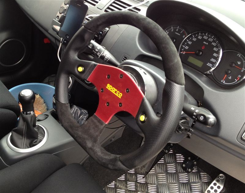 STEERING WHEEL TUNING P104 Limite sparco(スパルコ)のステアリングの