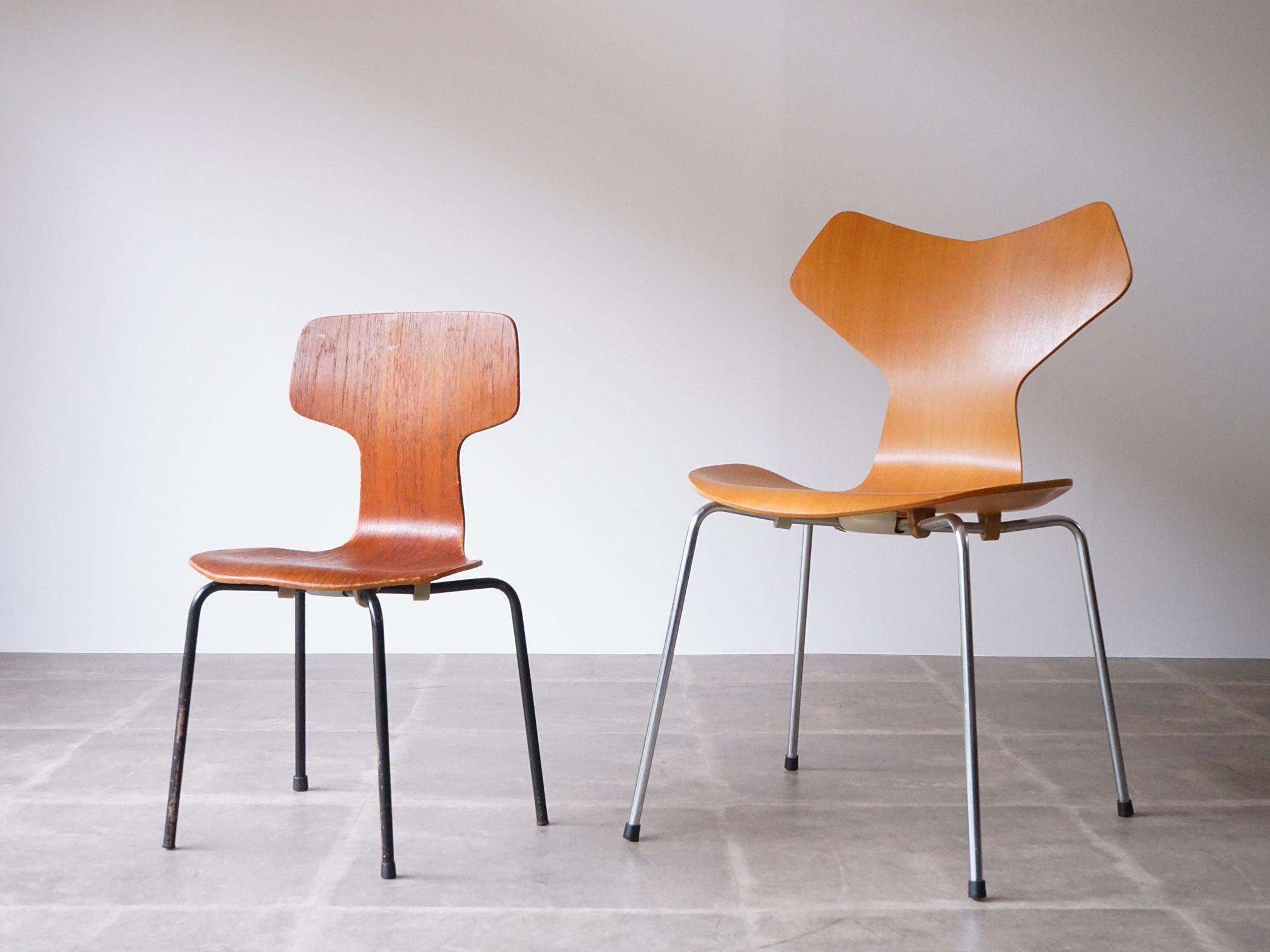 Arne Jacobsen（アルネ・ヤコブセン）Model3123 子供用チェア Tチェア