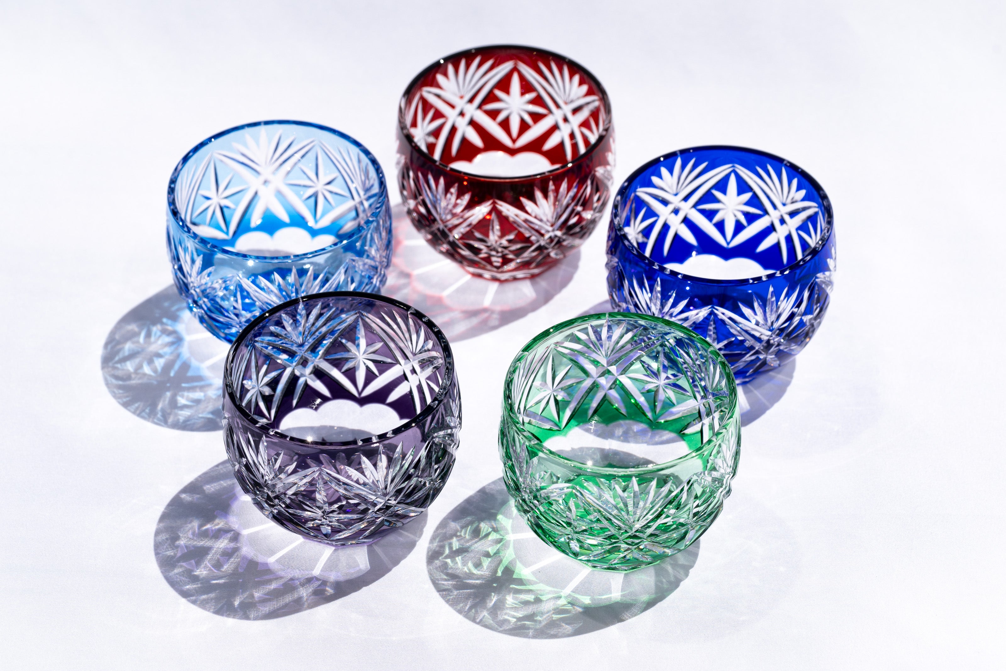 M-086-各色 剣菱星文様 ぐい呑 – 硝子工房 彩鳳