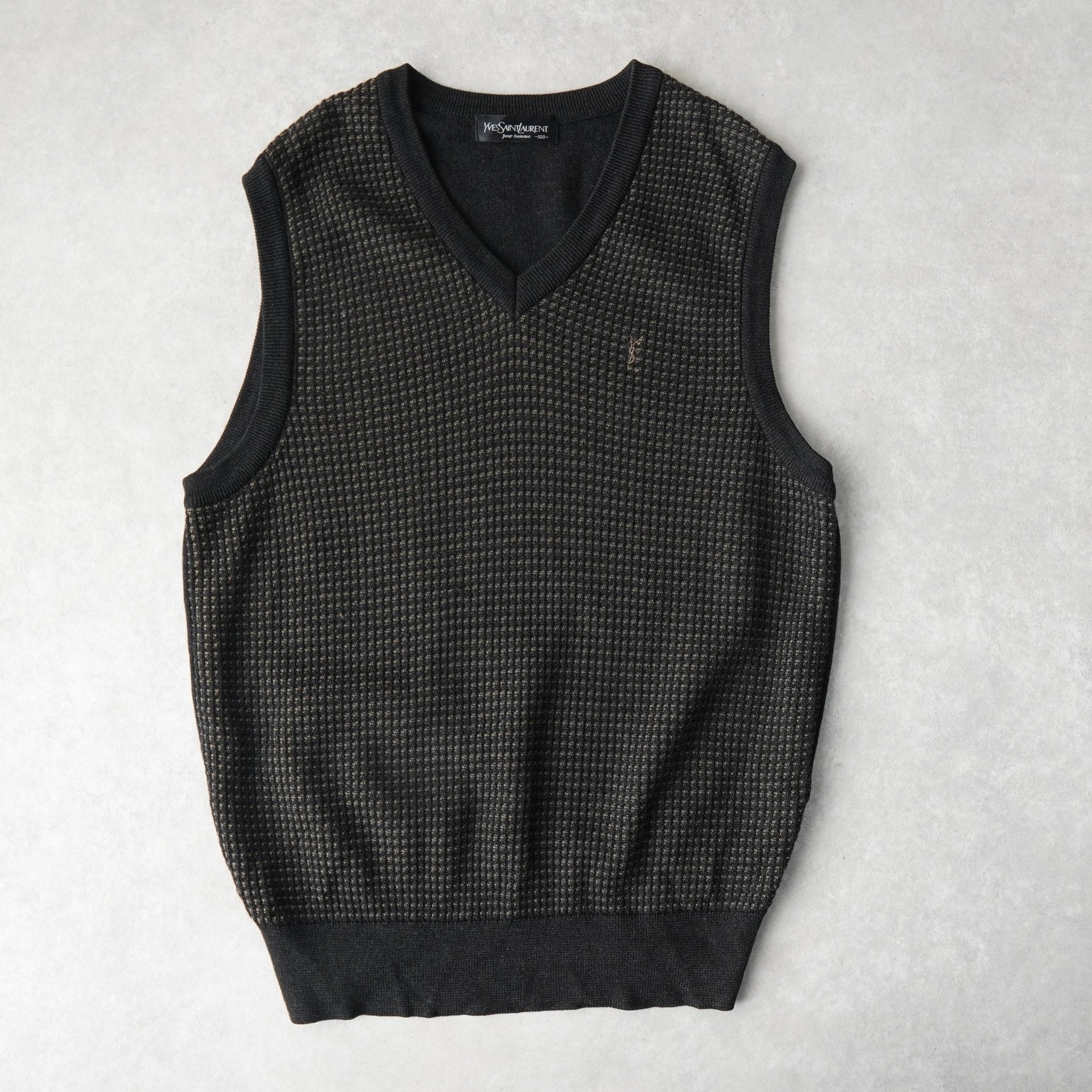 ベスト | ブランド古着を扱うリユースショップ NEWSED