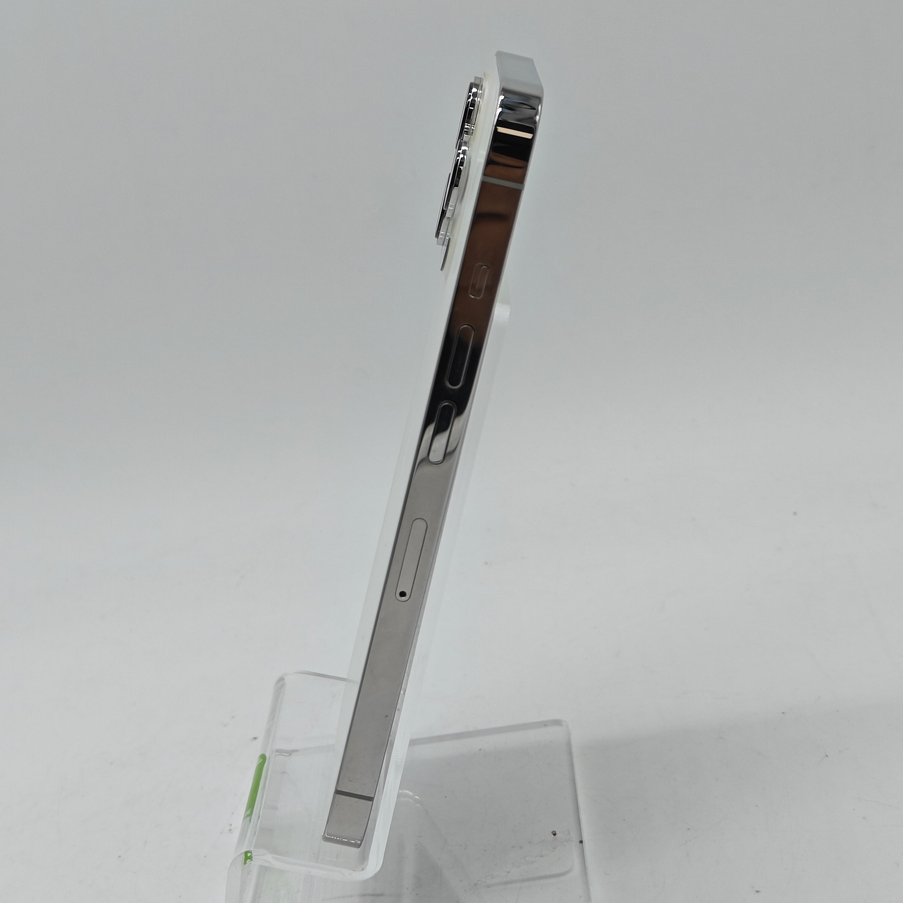 Unlocked Apple iPhone 13 Pro 128GB 18.3.1 White NLR33LL/A