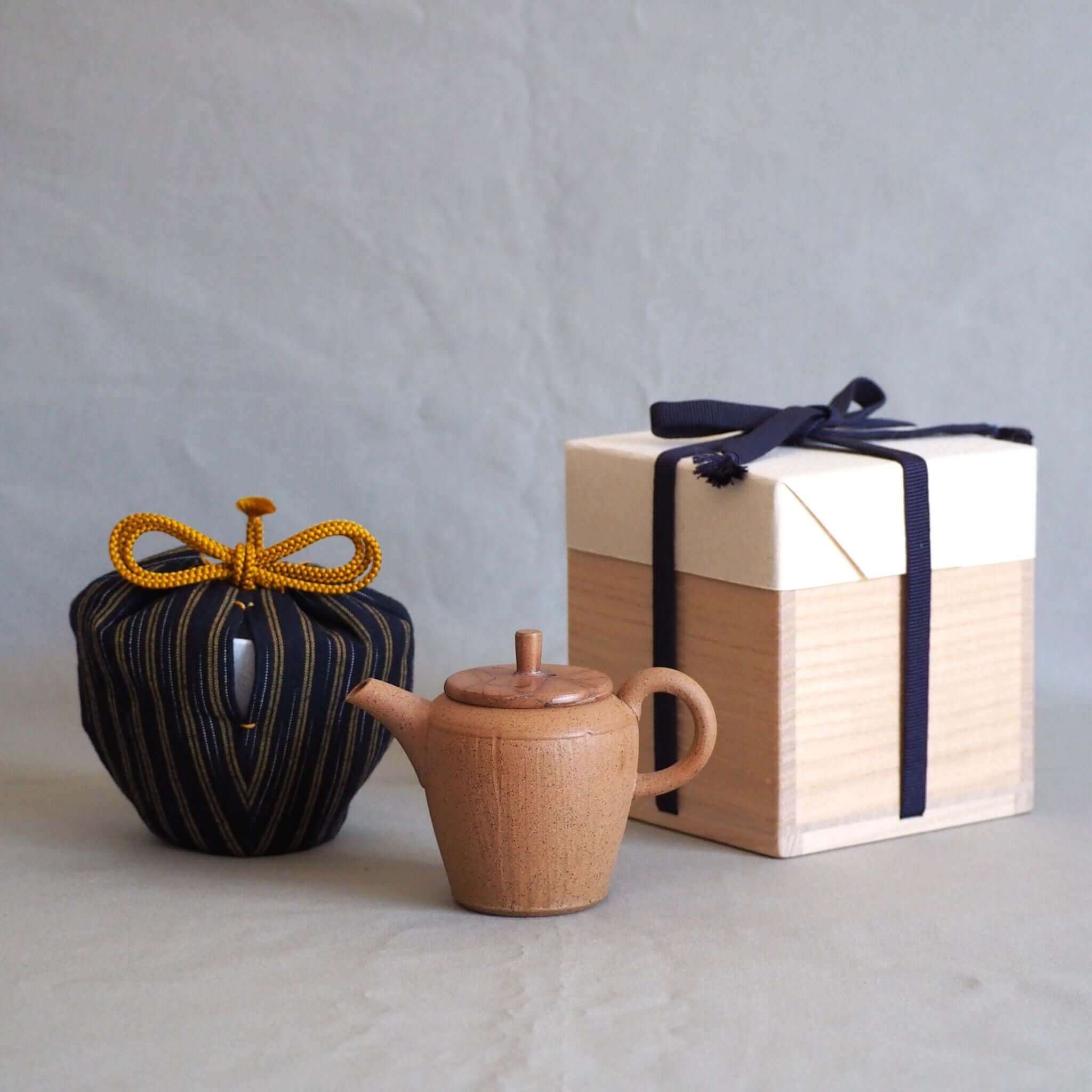 teapot-set-brown-seaweed-blue-