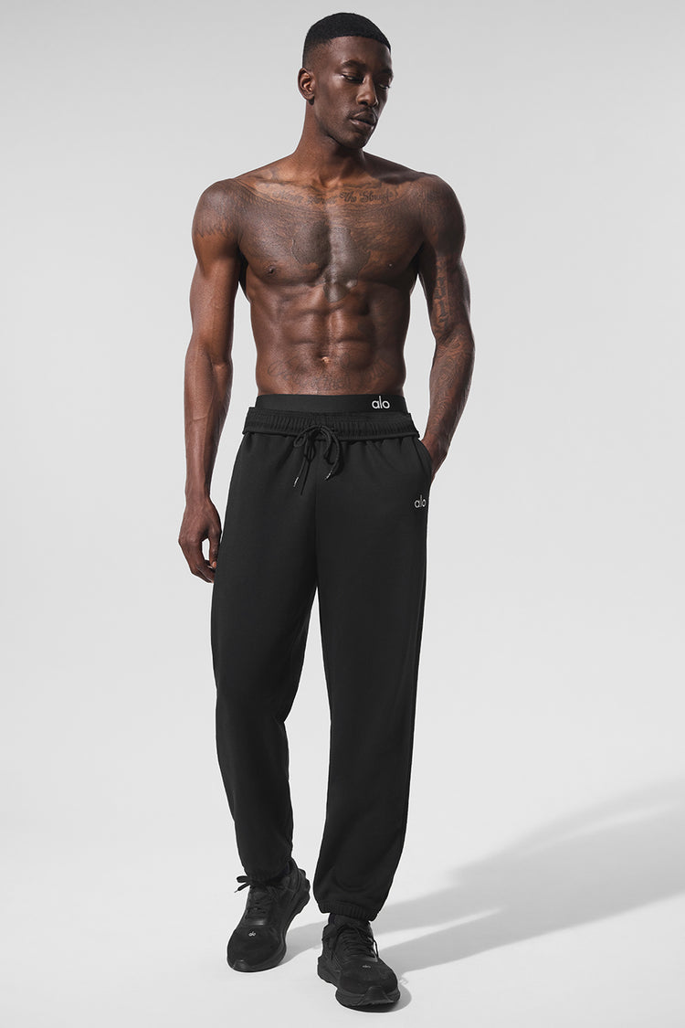 Accolade Sweatpant - Black | ALO
