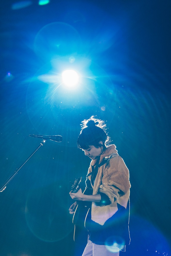 あいみょん、阪神甲子園球場での弾き語りワンマン公演「AIMYON