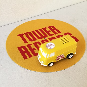 タワレコ特別カラー！レコード盤の上をクルクルと回転しながら音楽を