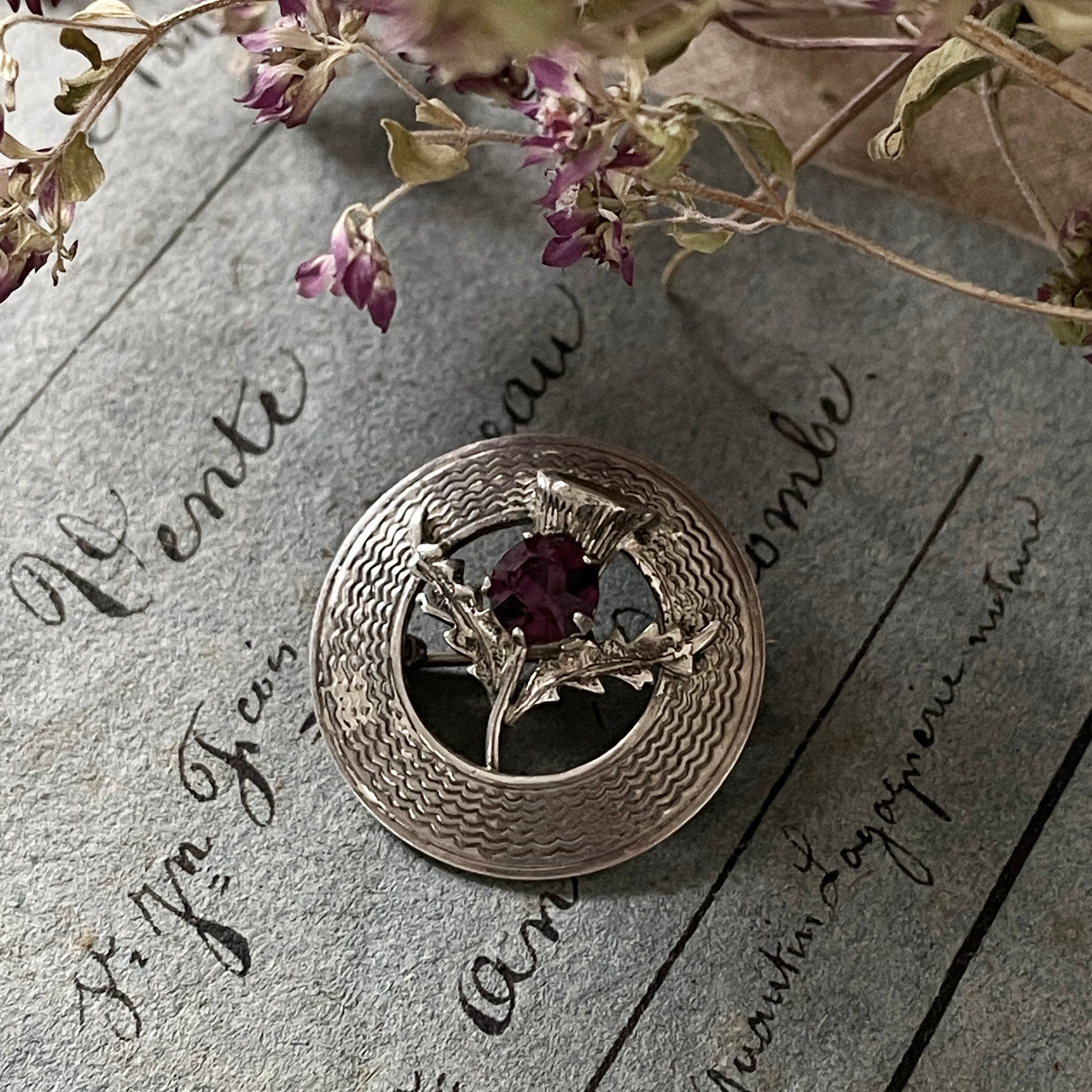 1920年代紫ガラスのあざみシルバーブローチ イギリスアンティーク