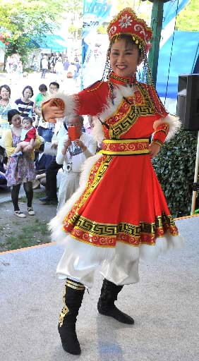 中国少数民族の舞紹介 ウイグルやチベット、衣装も華麗 | 中国新聞デジタル