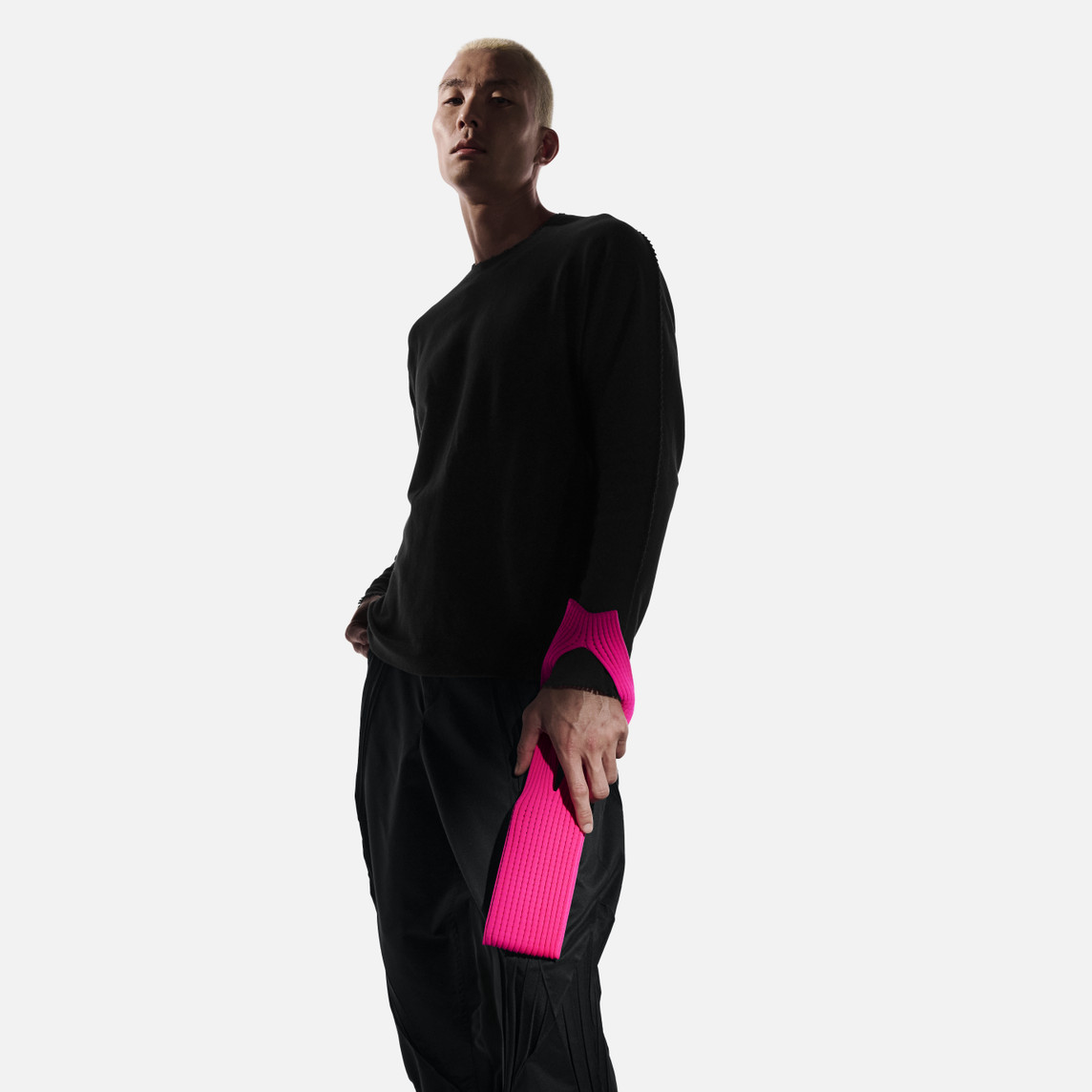 iPhone Pocket by ISSEY MIYAKE (short) - COOL HUNTING®