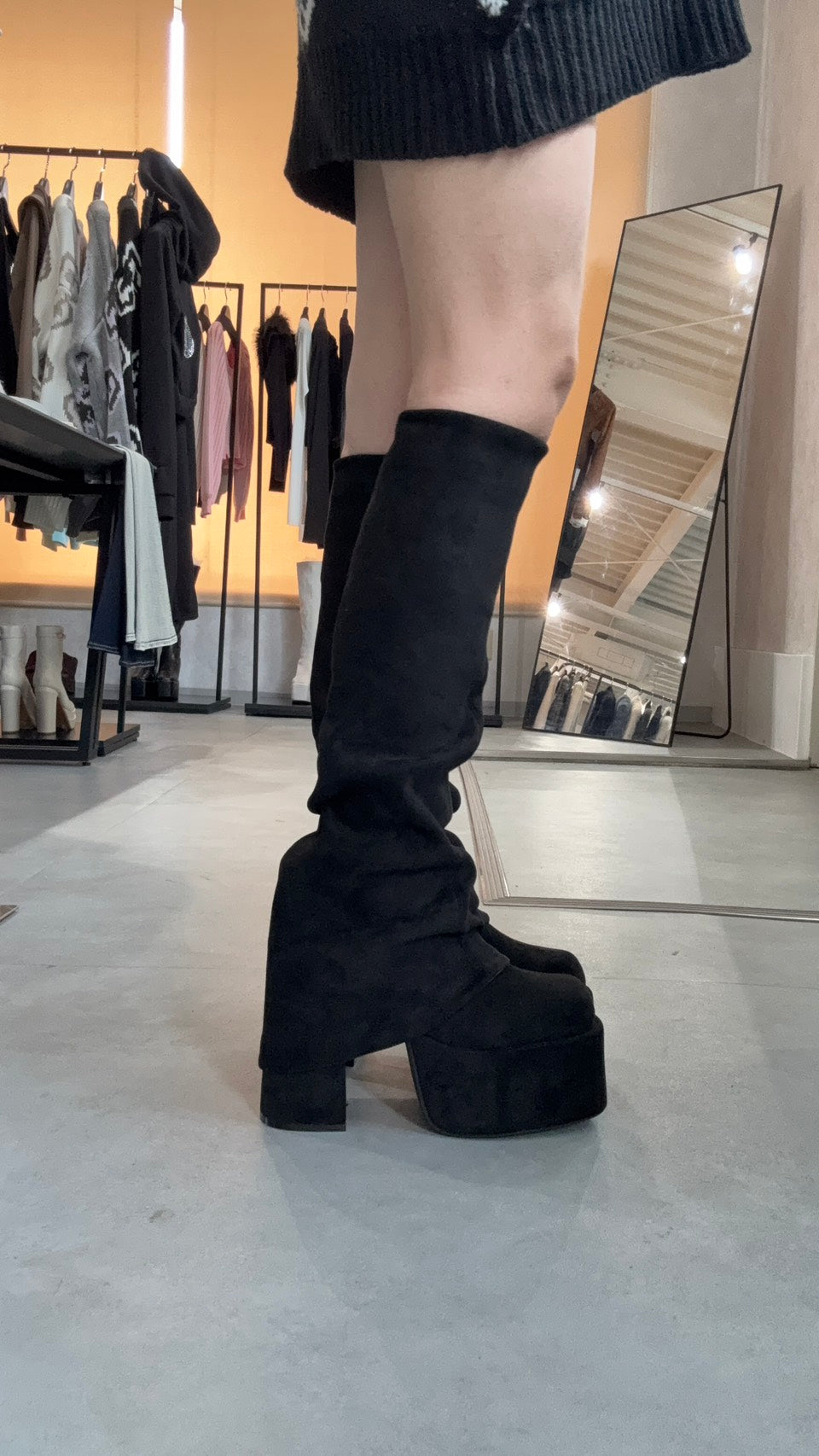 EMODA ルーズフレアカバーフィットブーツ – CROCHU