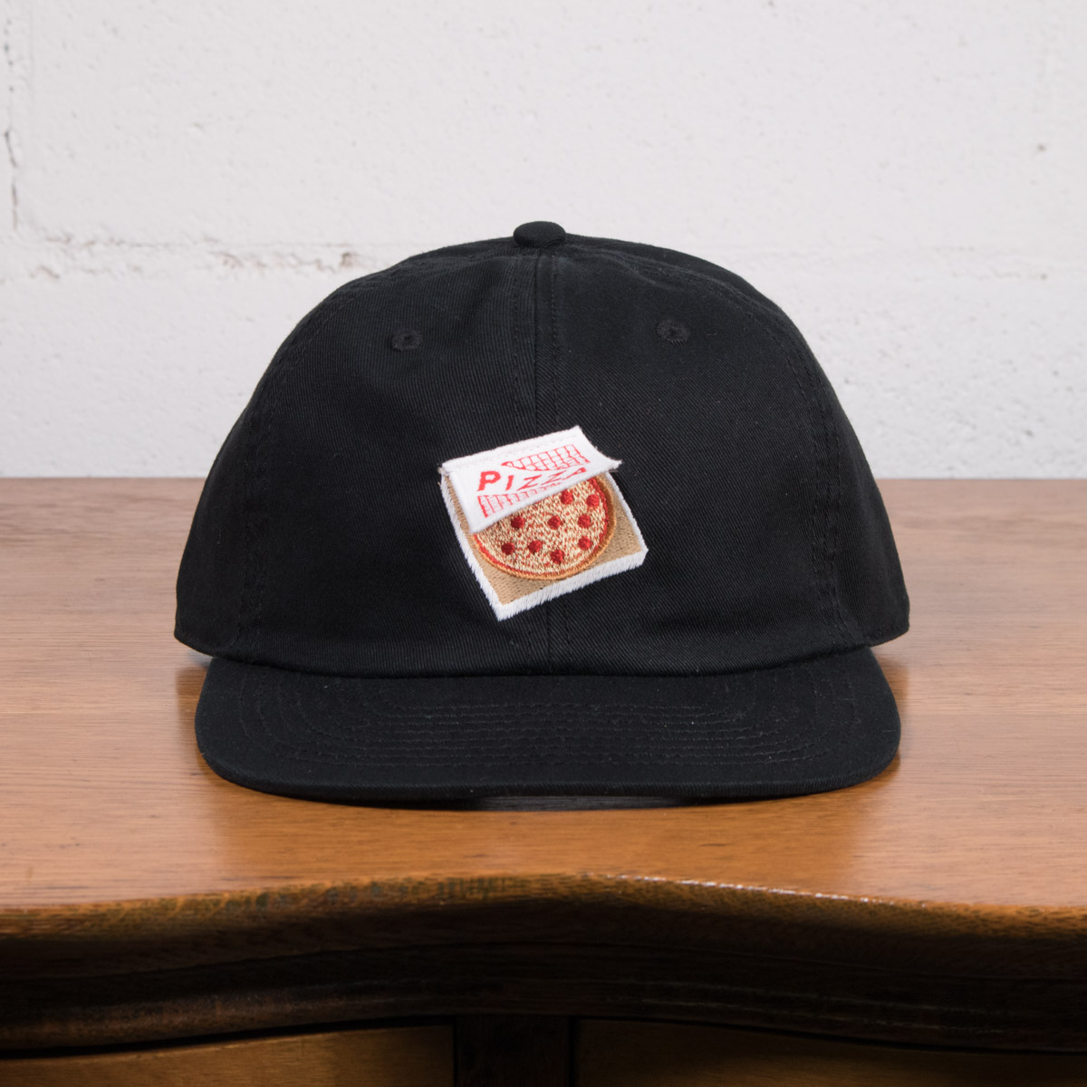 The whole pizza hat - Black - Crewel and Unusual