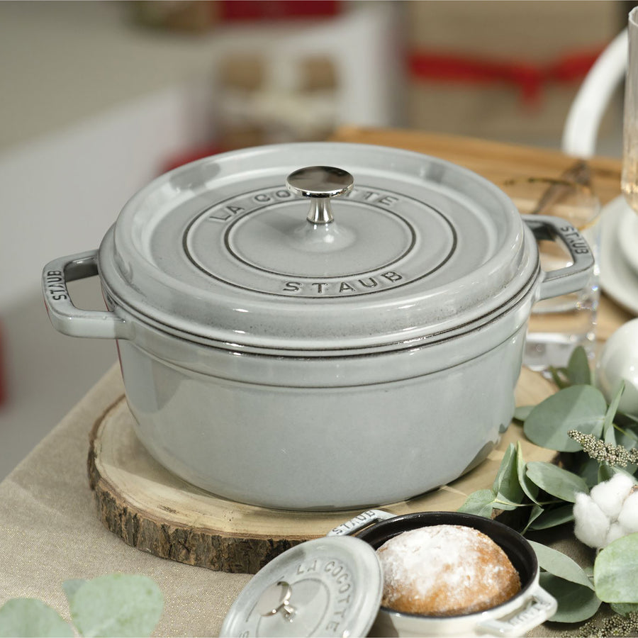 STAUB LA COCOTTE 鍋グレー 10センチ Amazon.com: Staub Piggy Cocotte