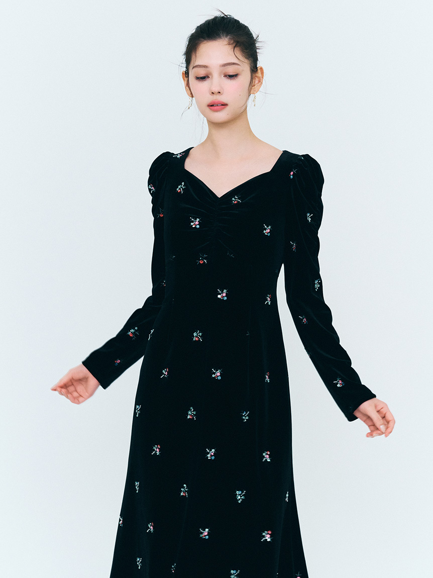 花柄刺繍ベロアワンピース(デイリーワンピース)｜DRESS（ドレス