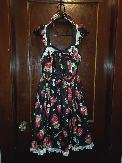 Royal Crown Berry JSK Set w/ KC (Black) - Angelic Pretty