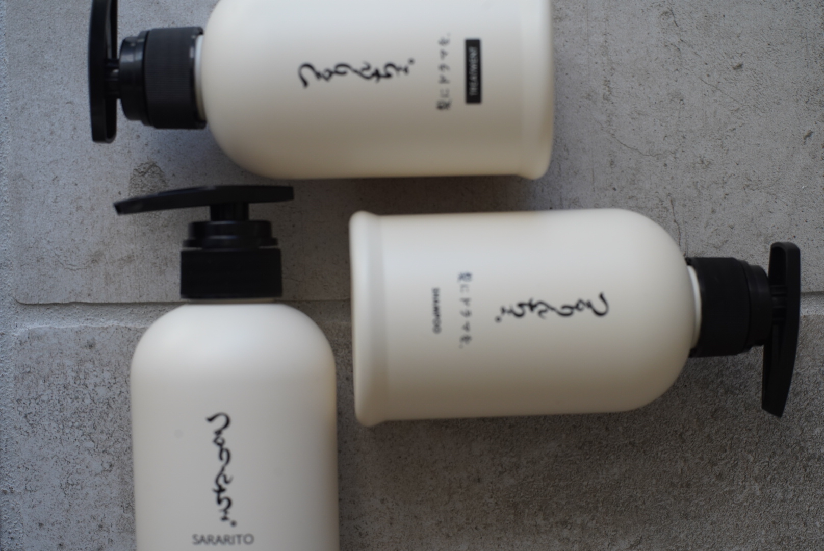 つるりんちょ。シャンプー」の使い方 | 髪にドラマを。公式オンライン