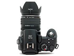 新製品レビュー】富士写真フイルム FinePix S9000