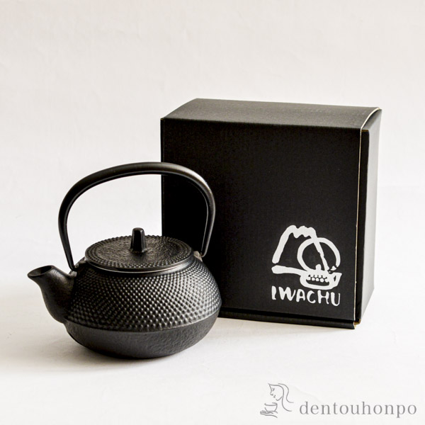 鉄瓶兼用急須 新アラレ 直火用 3型 320ml 茶こし付き / 岩鋳 南部鉄器