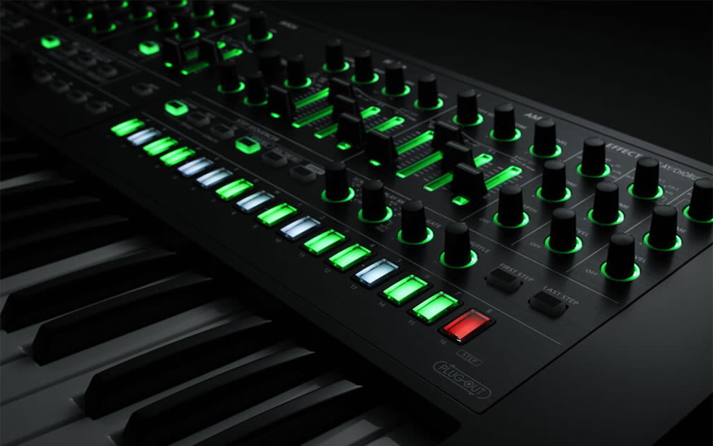 Roland SYSTEM-8 - AIRA「SYSTEM-1」をベースに新機能を追加した49鍵盤