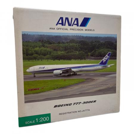 ANA (アナ) 1:200スケール ジェット機 BOEING 777-300ER NH20017