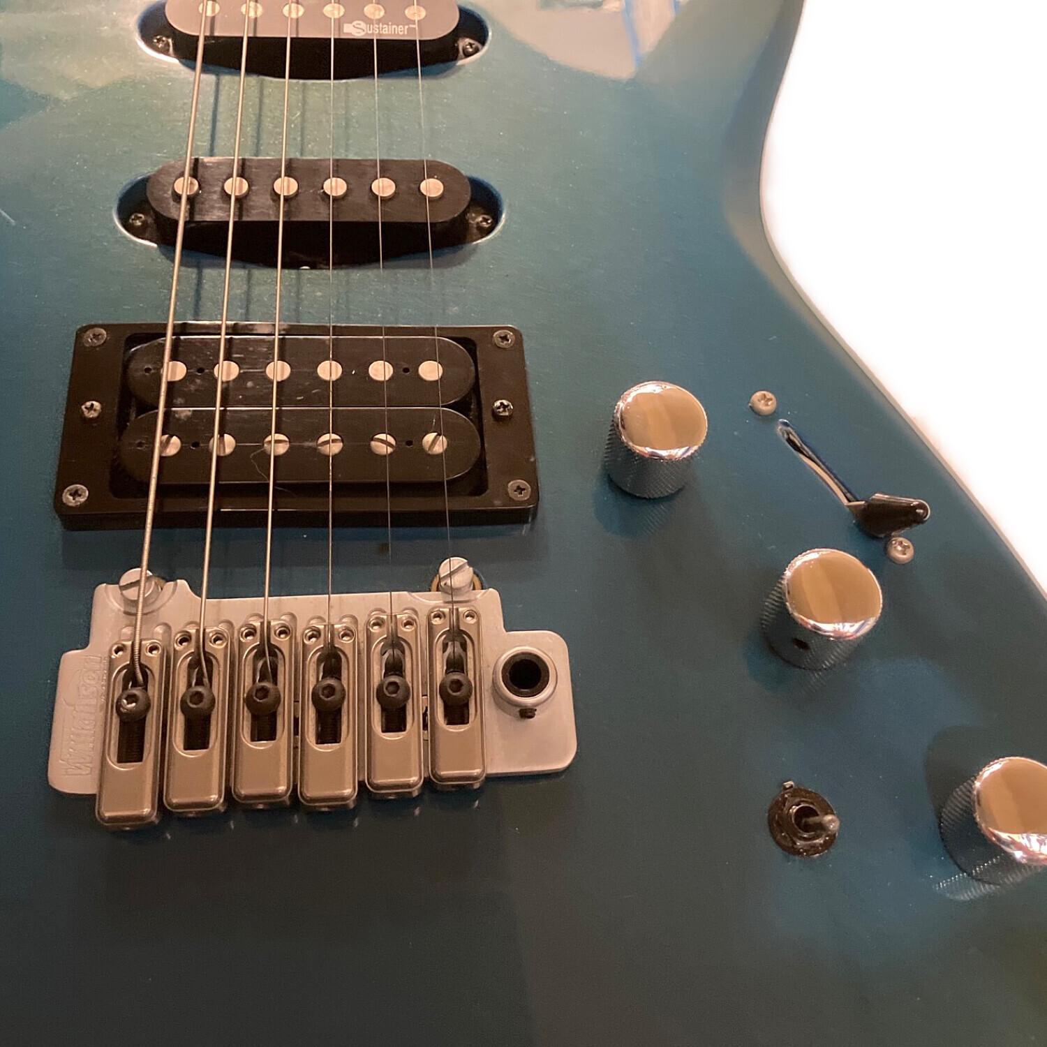 FERNANDES (フェルナンデス) ストラトキャスタータイプ エレキギター