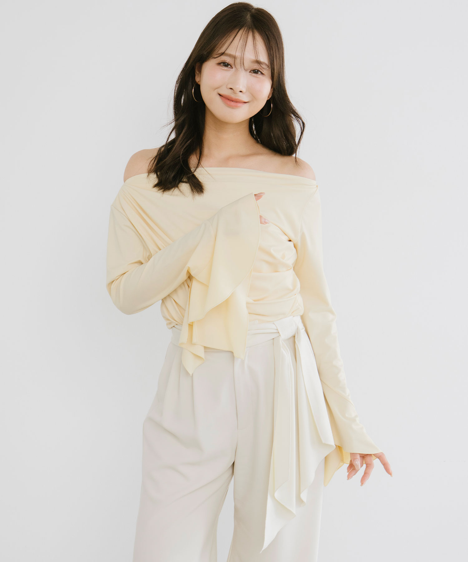 ドレープネックカフススリーブトップス｜PETAL ONLINE（ペタルオンライン）