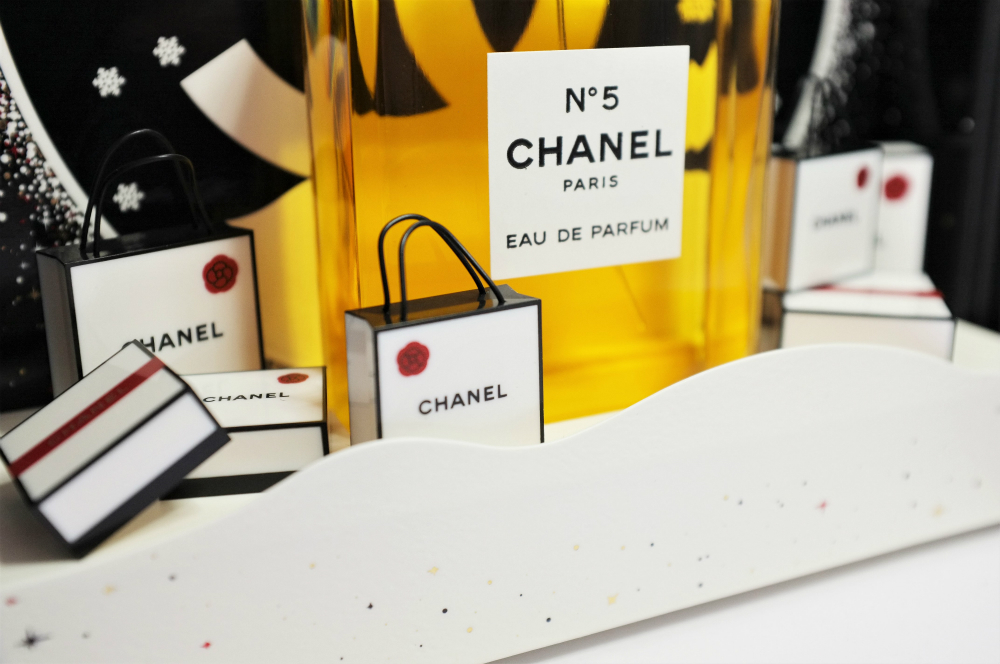 シャネル / シャネル N°5 オードゥ パルファム シアター コフレの公式