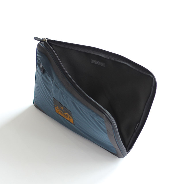 POSTALCO – Dopp Kit, Slim Laptop Case.