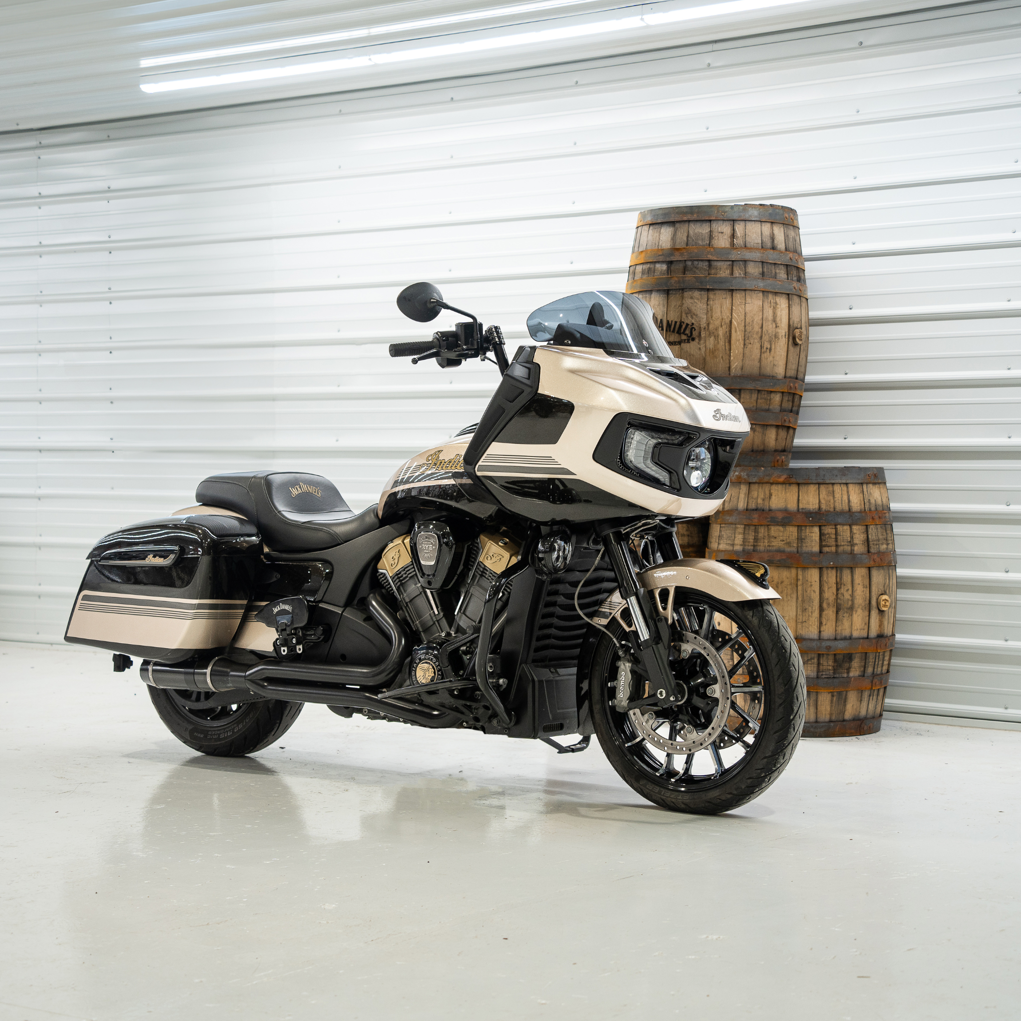 Jack Daniel's & Indian Motorcycle: Limited Edition Dixxon