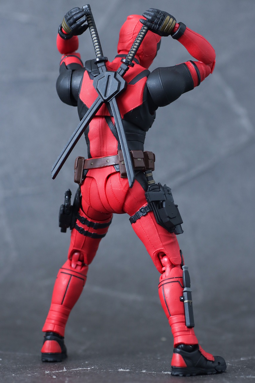 m*u様 S.H.Figuartsデッドプール セット Amazon.com: TAMASHII NATIONS