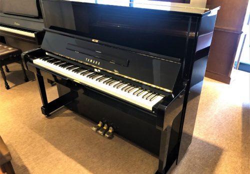YAMAHAの高級モデル 希少ローズウッド材の外装 W101 ※SOLD | 浜松ピアノ社
