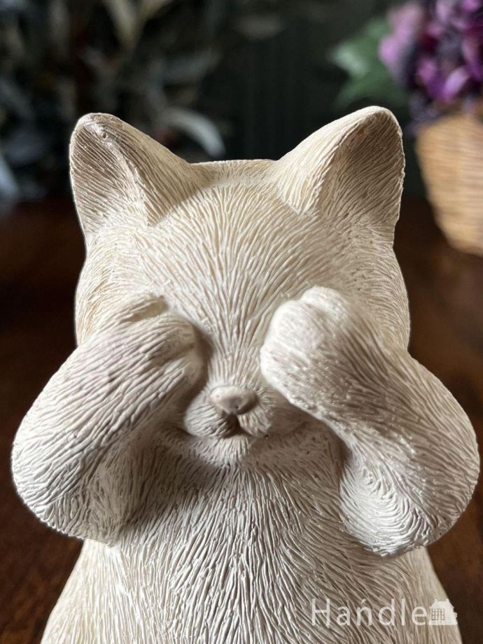 見ざるポーズに癒される、白い猫ちゃんのオブジェ（見ざる）(n22-243