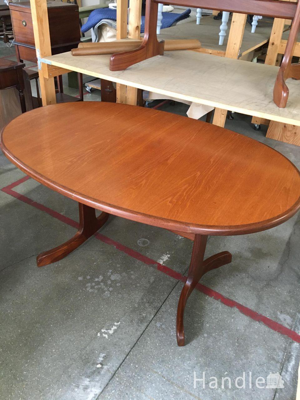 アーコール（ERCOL社）の伸長式テーブル、ヴィンテージ家具の