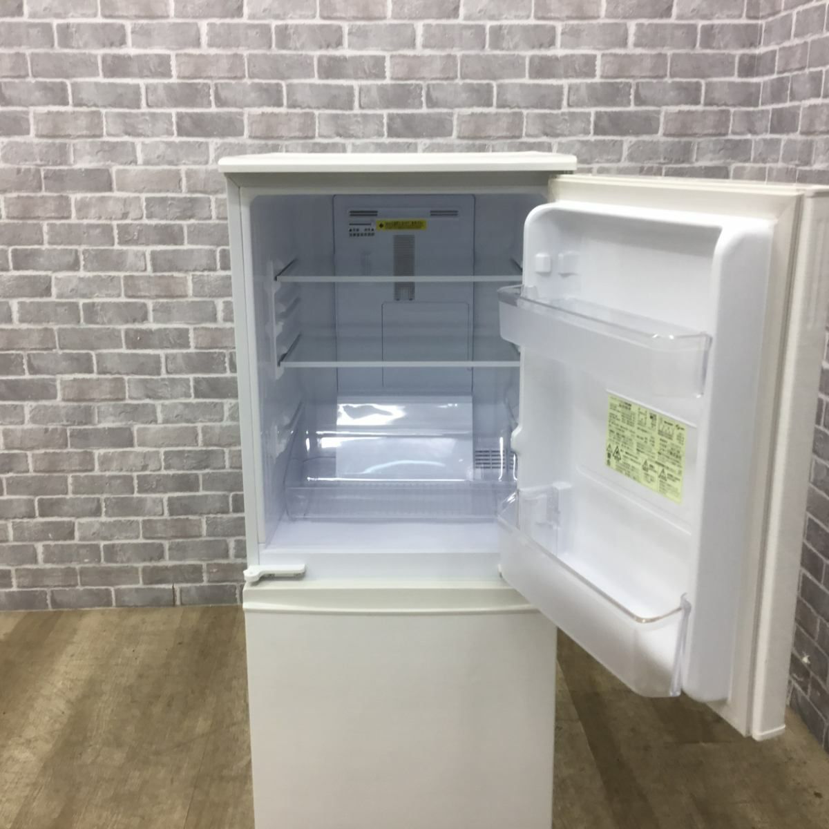 シャープ 冷蔵庫 2ドア 137L つけかえどっちもドア ホワイト SJ-D14D-W