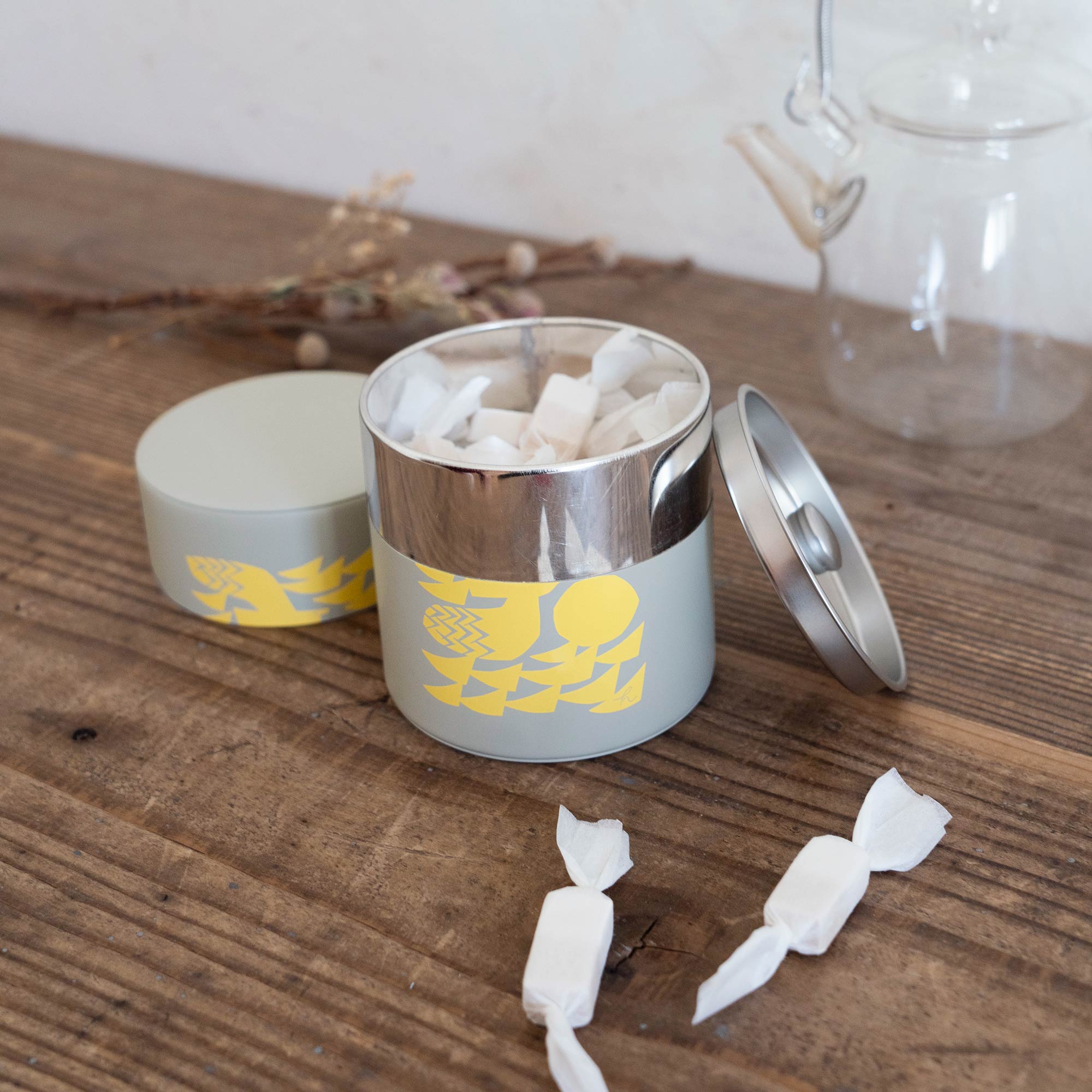 手作り茶缶と瀬戸内三盆のセット – HIYORI WASANBON 日和制作所の和三盆