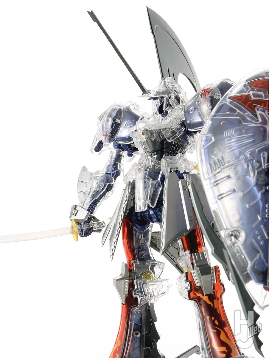 内部フレームをいかに美しく見せることができるか？ クリアー外装の