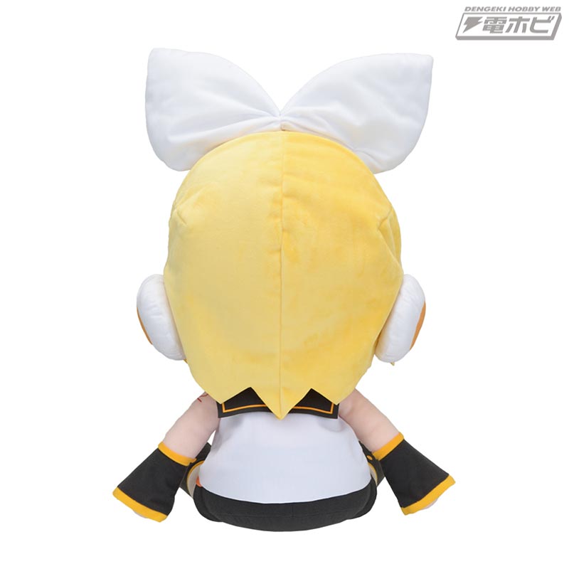 鏡音リン」と「鏡音レン」の“どでかジャンボぬいぐるみ”がセガの物販